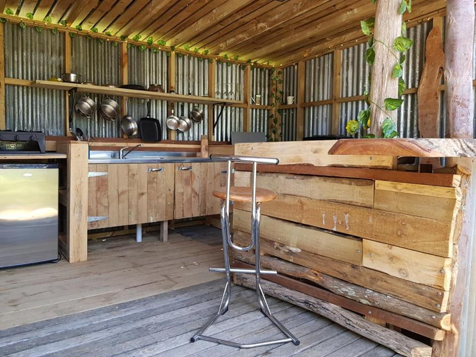 Отель Kerikeri Glamping Экстерьер фото